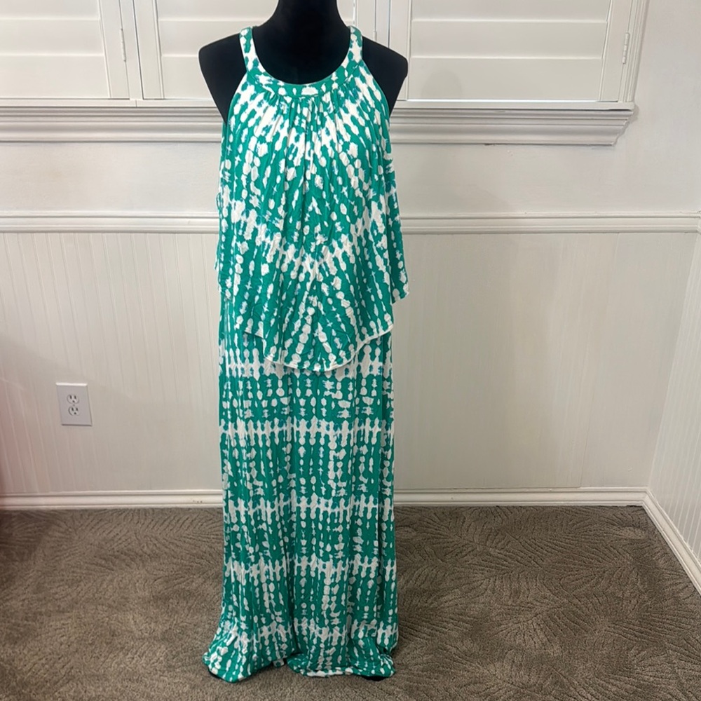 Green and White Sleeveless Maxi Dress